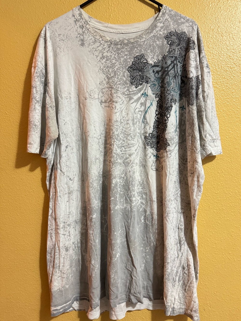 Archaic By Affliction Men's White And Gray Ornate Cross Shirt Size 3XL